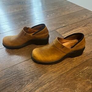 Ariat Clogs Tan Rust Suede Leather Comfort Orthotic Shoes 93927 Women Size 9.5
